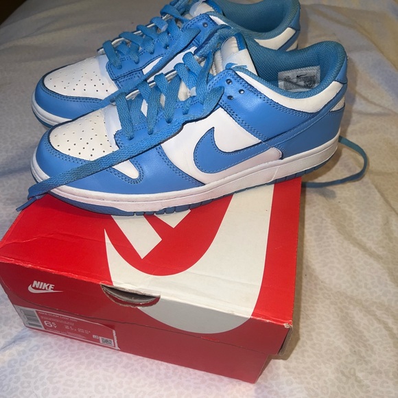 Nike dunks low UNC - Picture 4 of 6